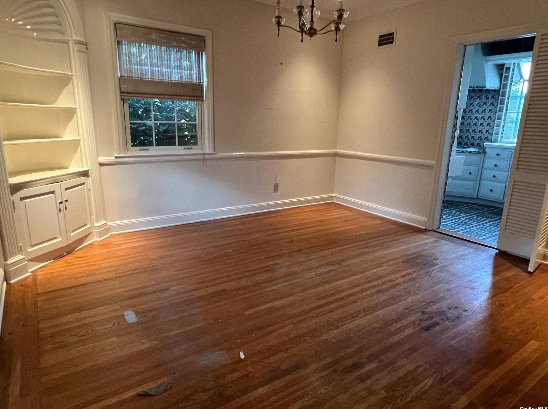 14-09 162nd St, Flushing, NY 11357-2044