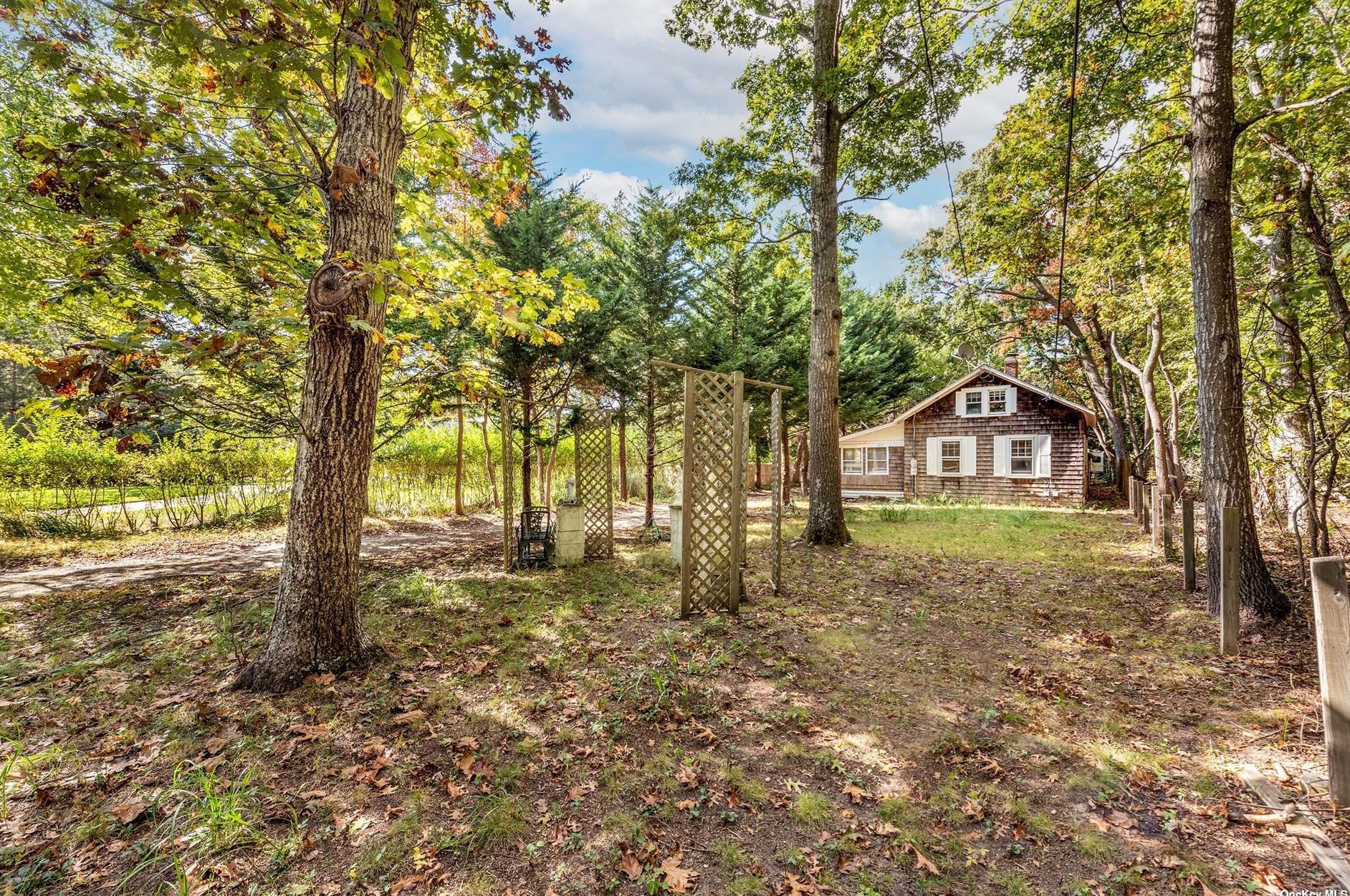 61 Jagger Ln, West Hampton NY  11977-1307 exterior