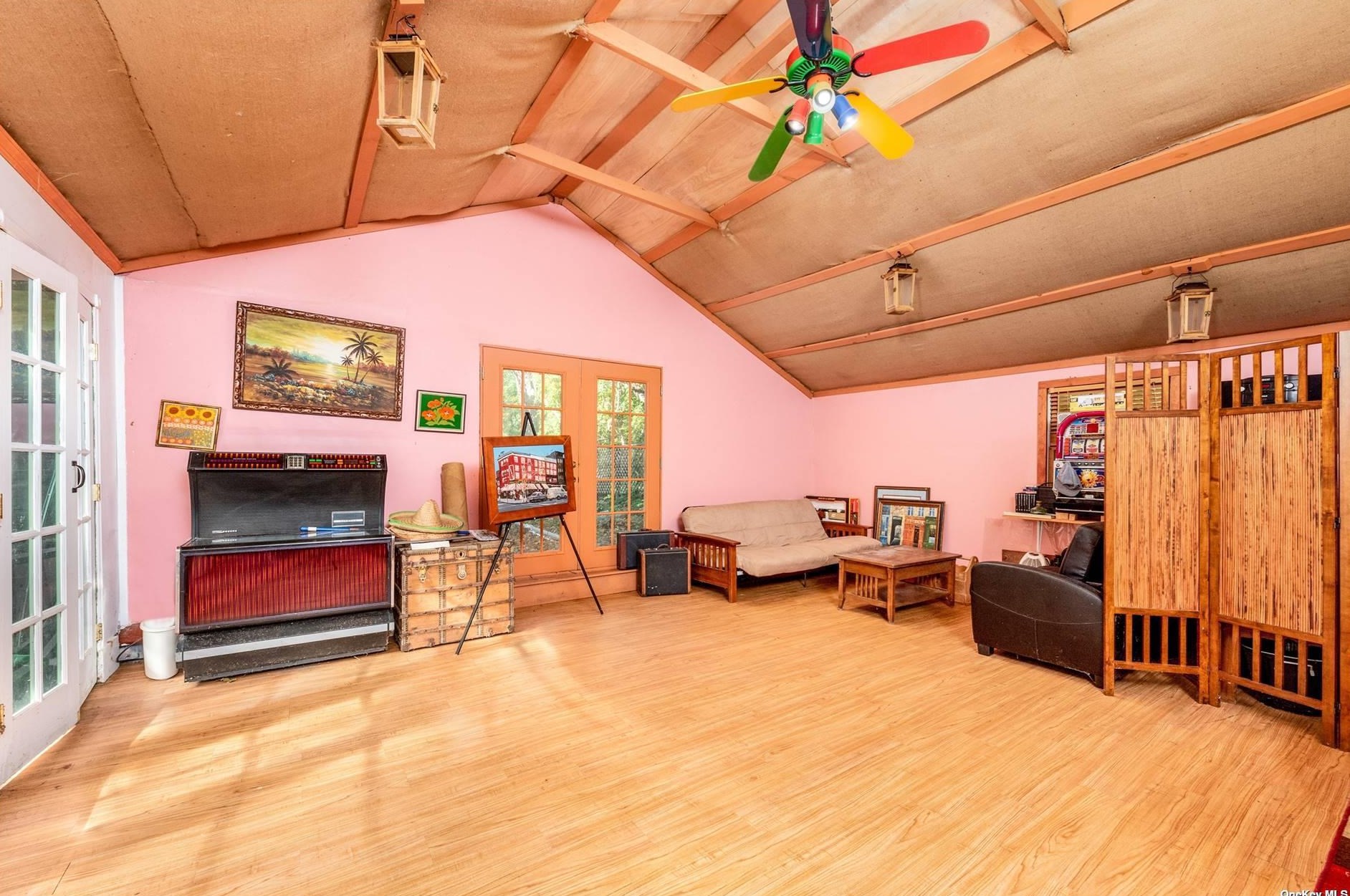 61 Jagger Ln, West Hampton NY  11977-1307 exterior