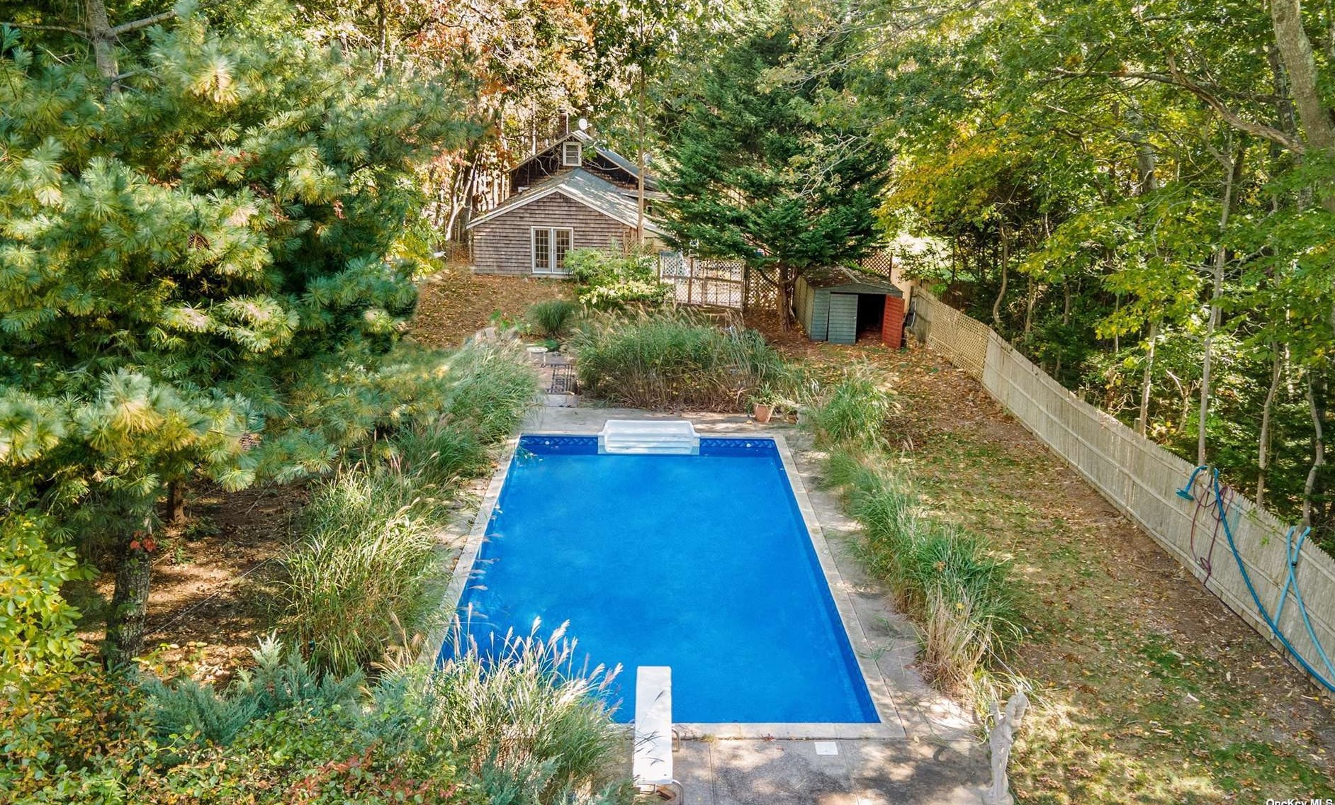 61 Jagger Ln, West Hampton NY  11977-1307 exterior