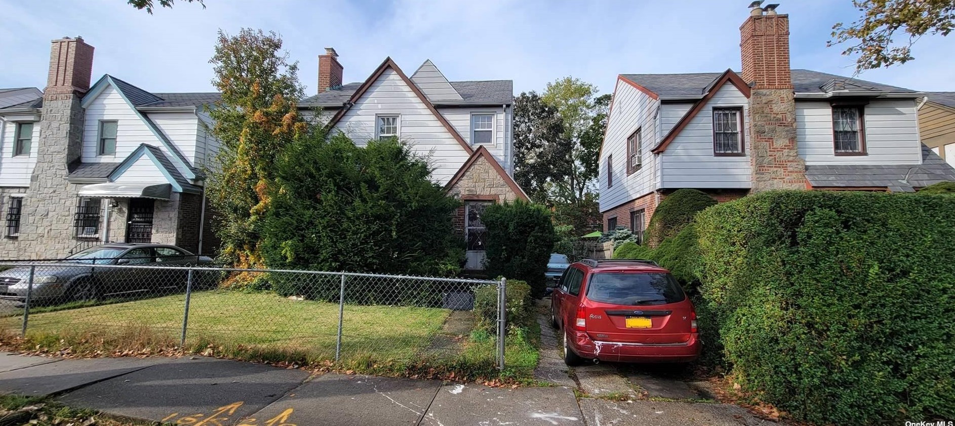 25-46 84th St, Flushing, NY 11370-1604