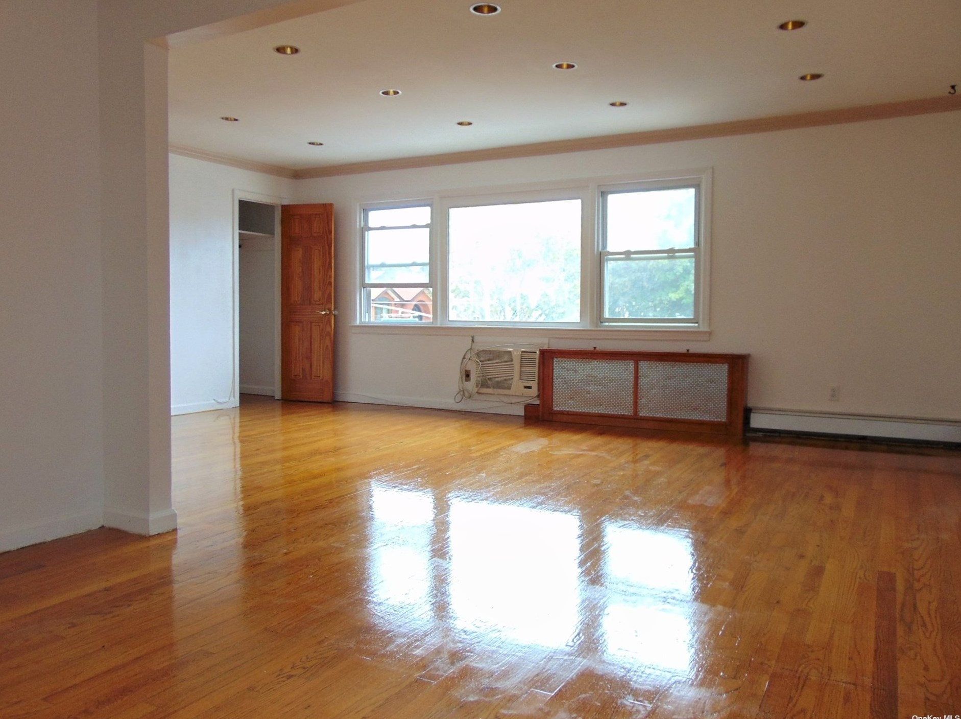 35-04 153 St #2nd Fl, Flushing, NY 11354