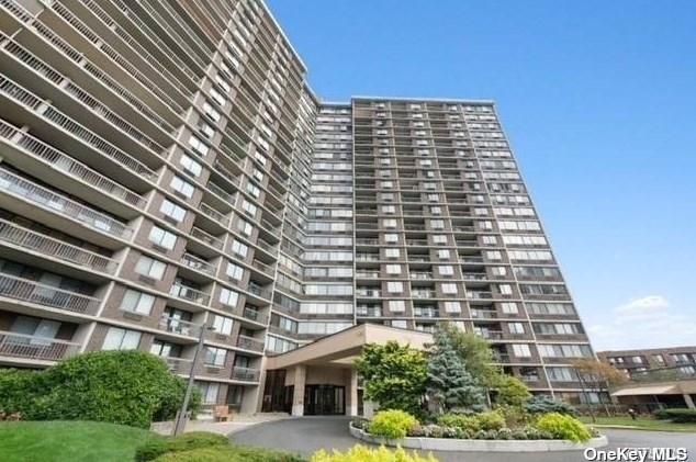 1 Bay Club Dr, Flushing, NY 11360-2955