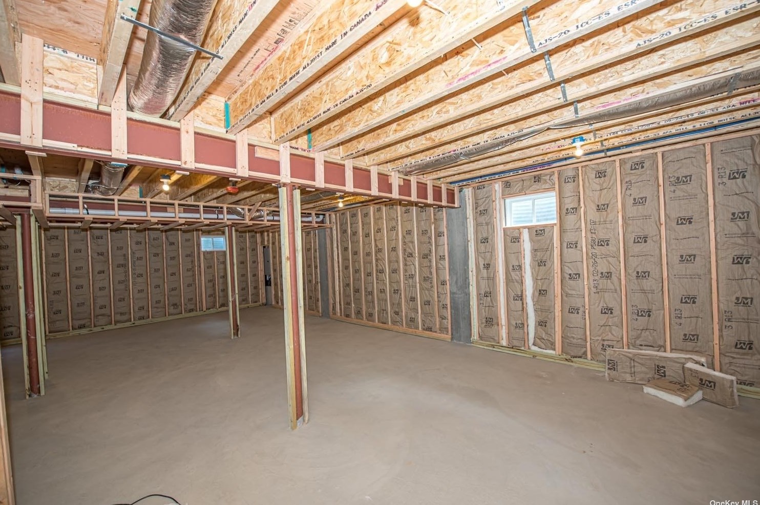 121 Candy Ln, Syosset NY  11791-4910 exterior