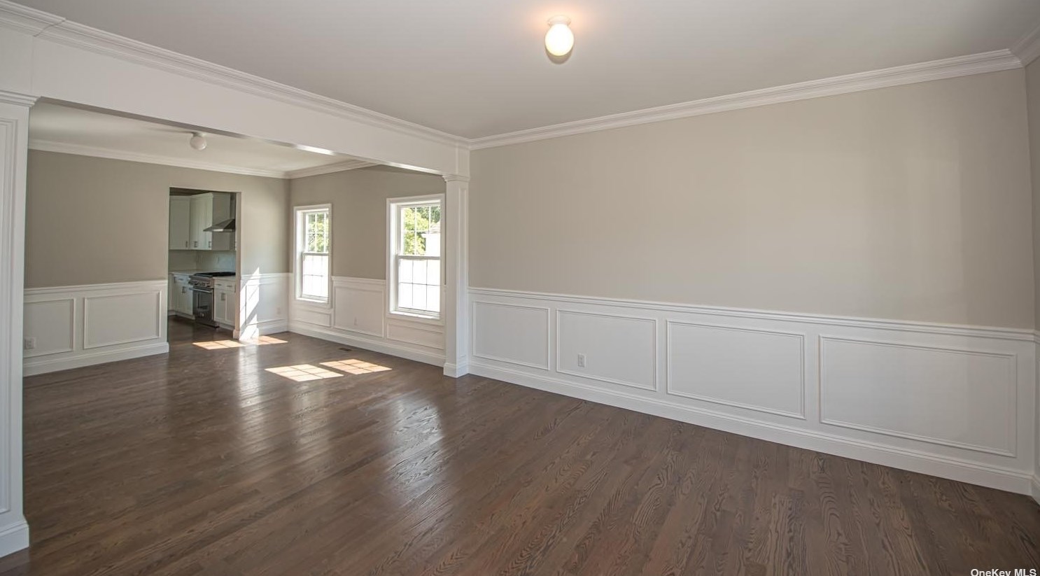 121 Candy Ln, Syosset NY  11791-4910 exterior