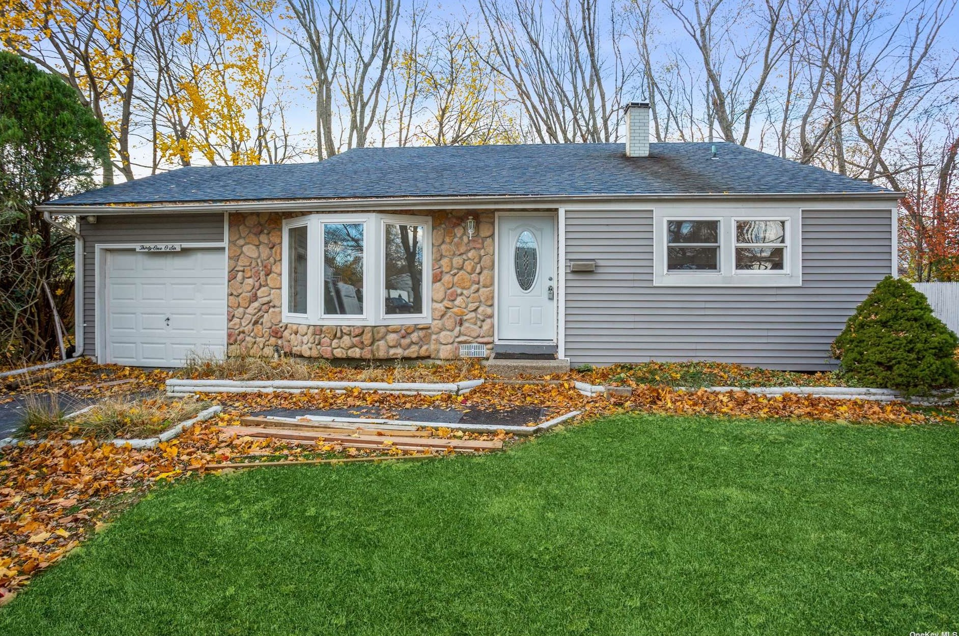 3106 Chestnut Ave, Gordon Heights, NY 11763-1735