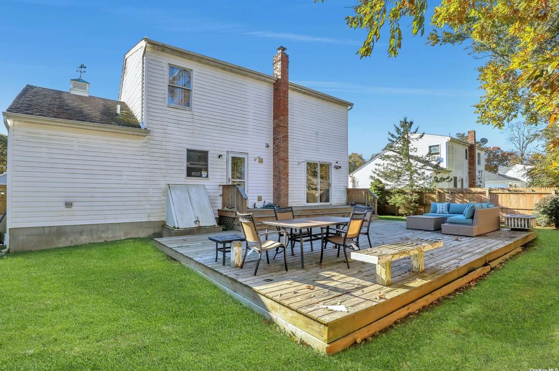 37 Stanley Dr, Smith Point NY 11967-4120 exterior