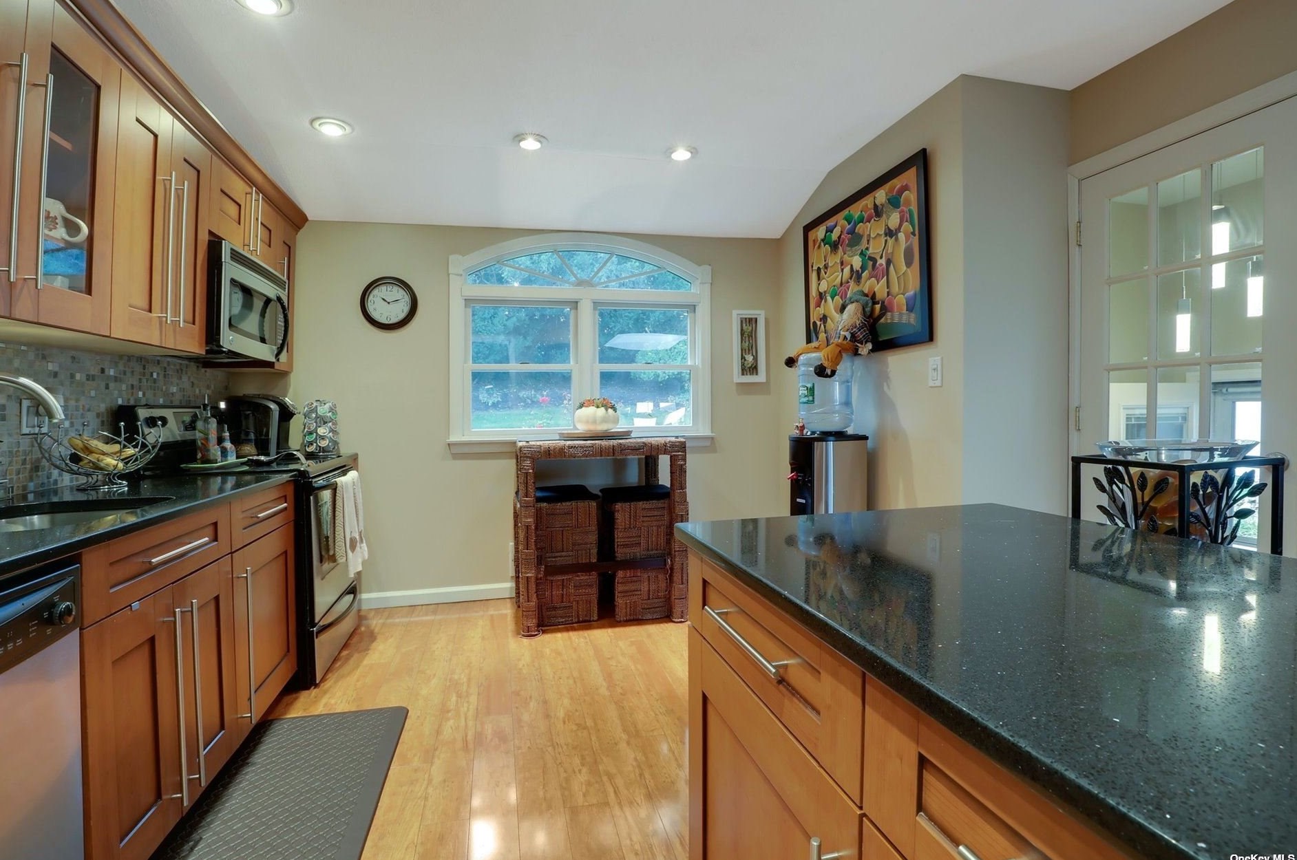 12 Eva Path, Commack NY 11725-5202 exterior