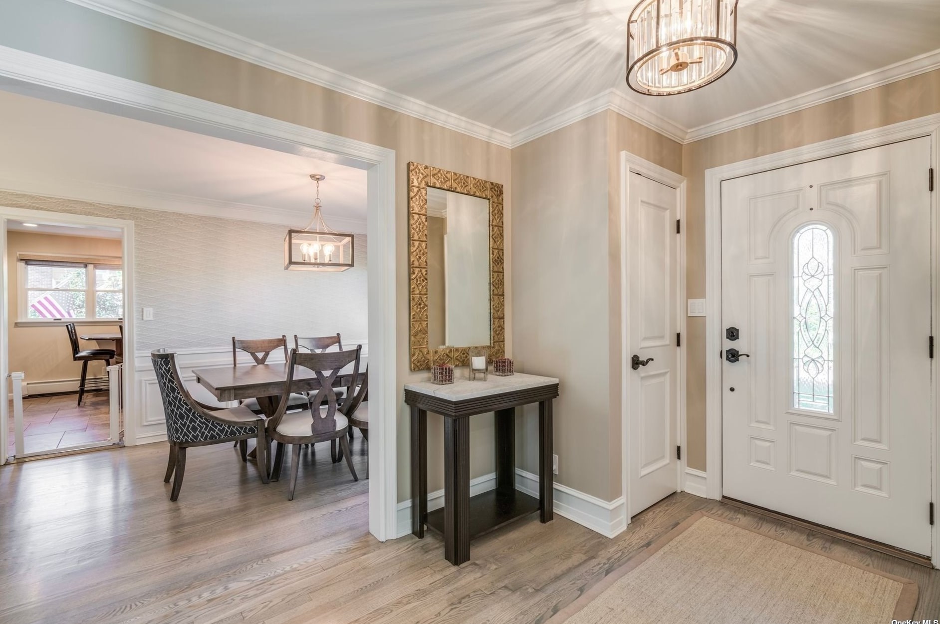 18 Briarcliff Pl, Hunt NY  11743-1826 exterior