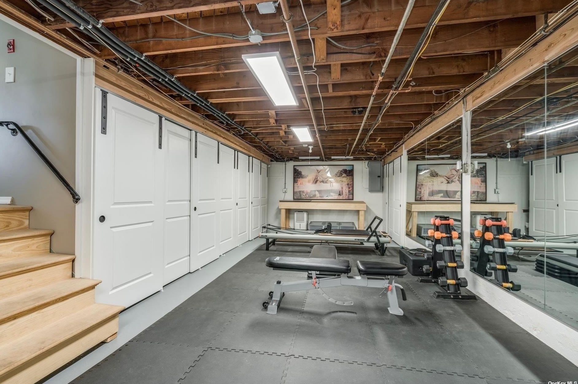 18 Briarcliff Pl, Hunt NY  11743-1826 exterior