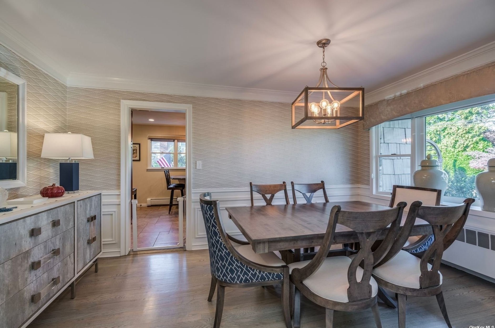 18 Briarcliff Pl, Hunt NY  11743-1826 exterior