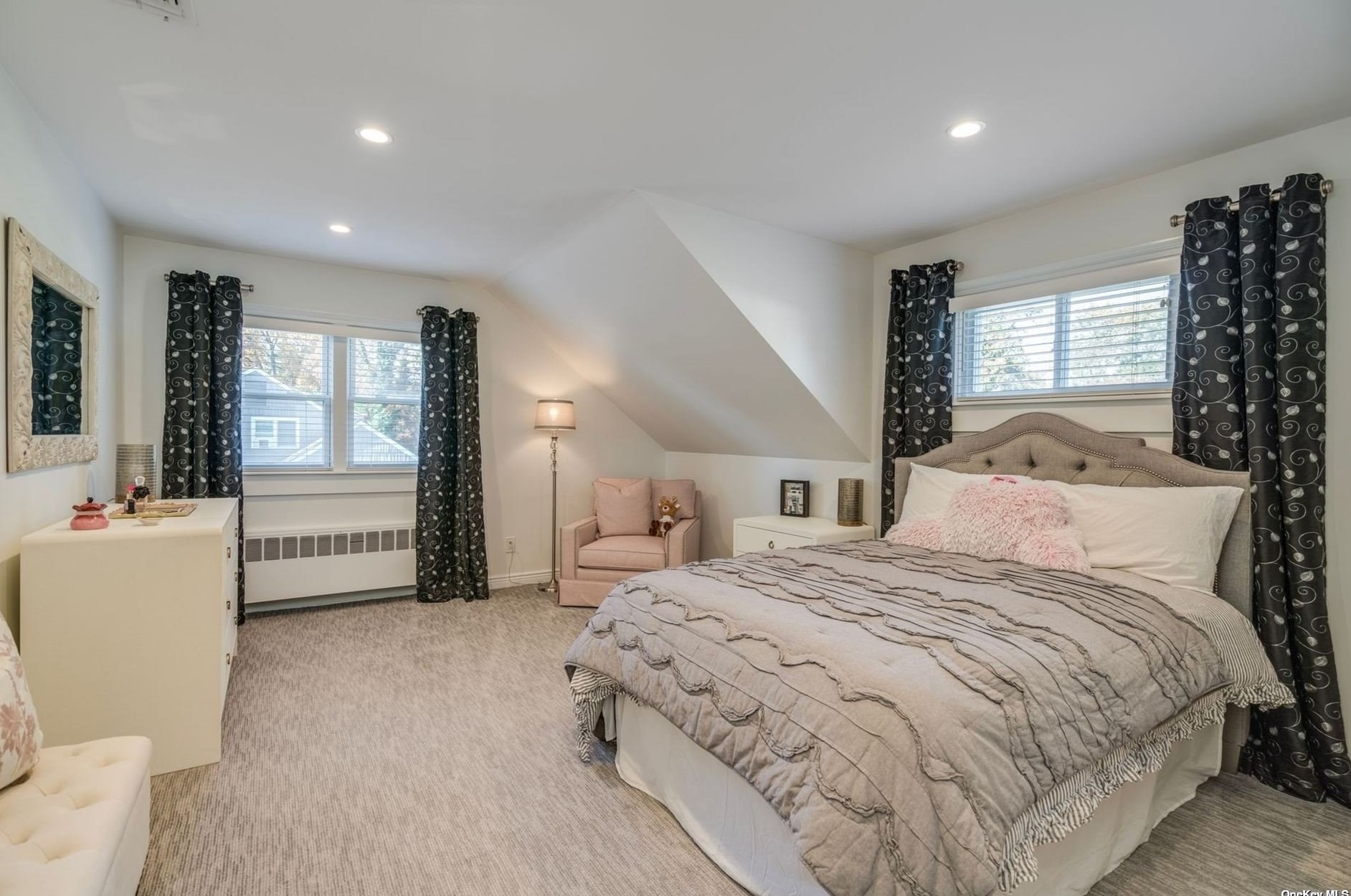 18 Briarcliff Pl, Hunt NY  11743-1826 exterior