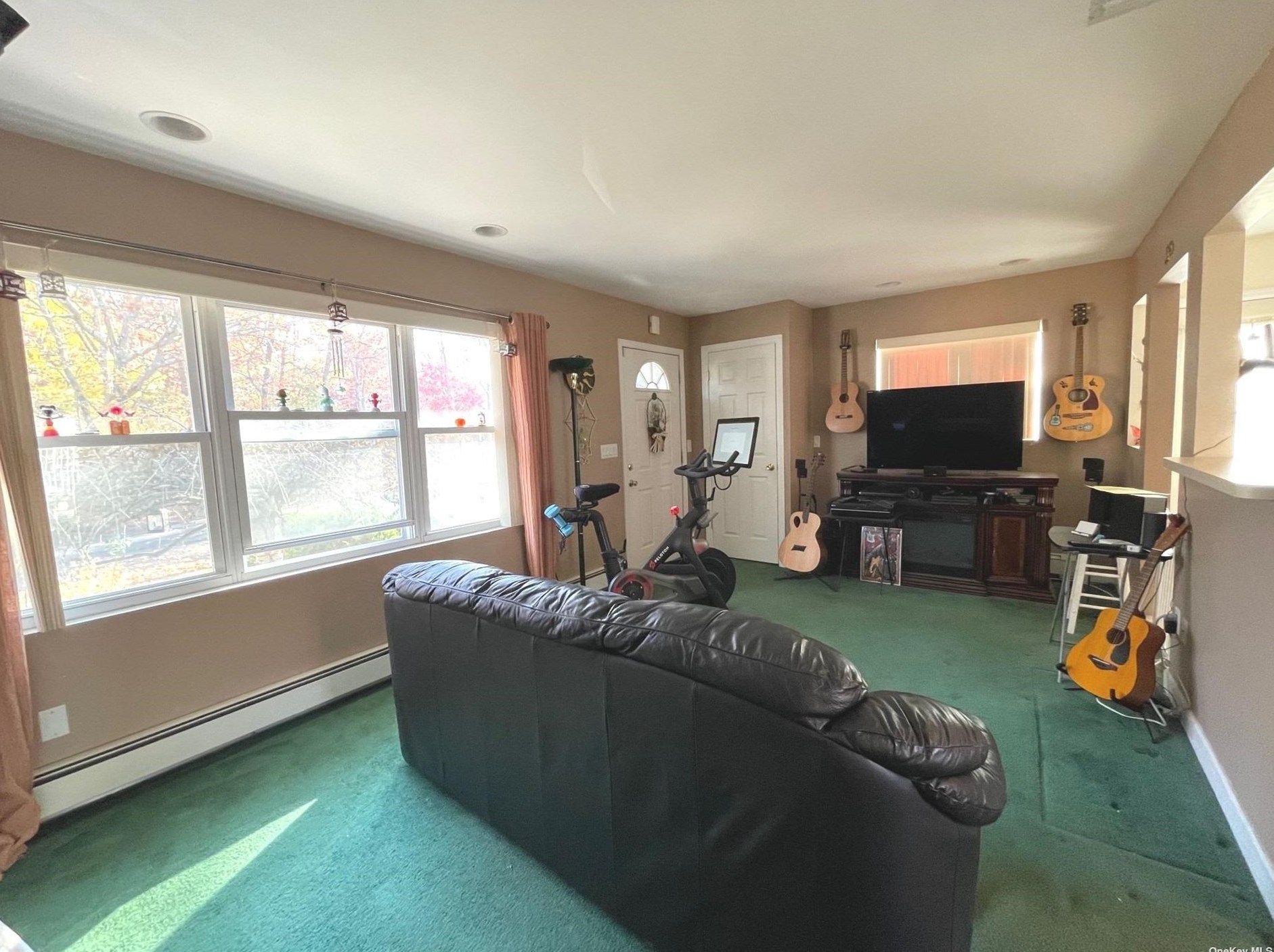 20 Cranford Blvd, Manor Park, NY 11950-1308
