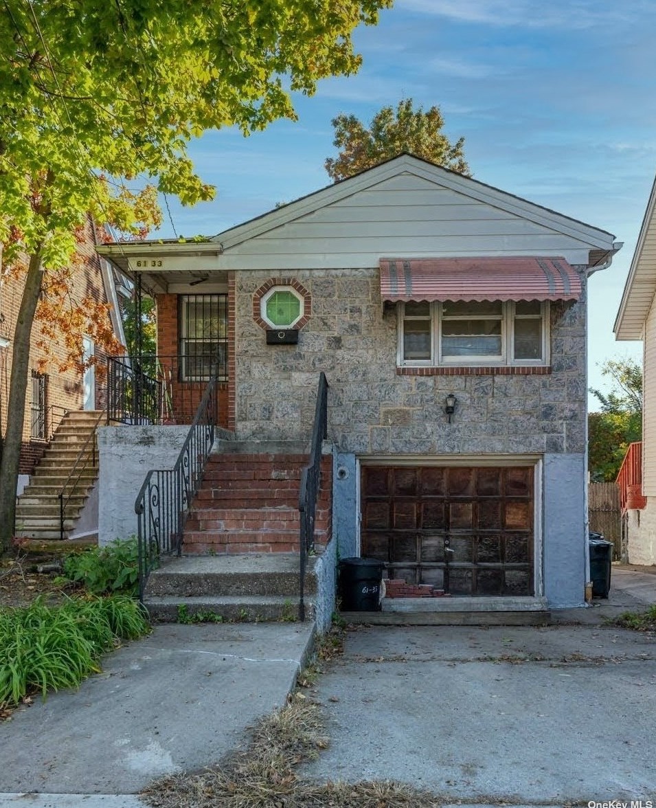6133 173rd St, Flushing, NY 11365-2029