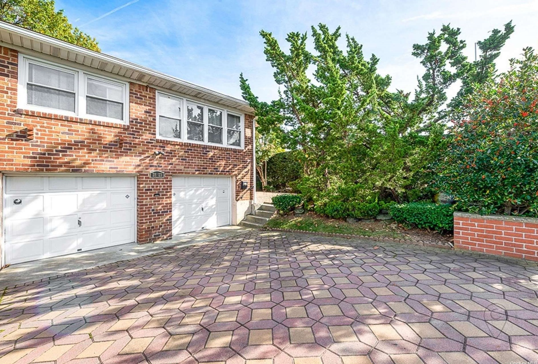 28-23 206th St, Flushing, NY 11360-1348