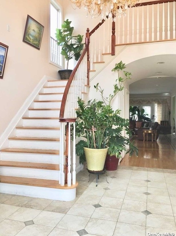 33 Macgregor Ave, East Hills, NY 11577-1908
