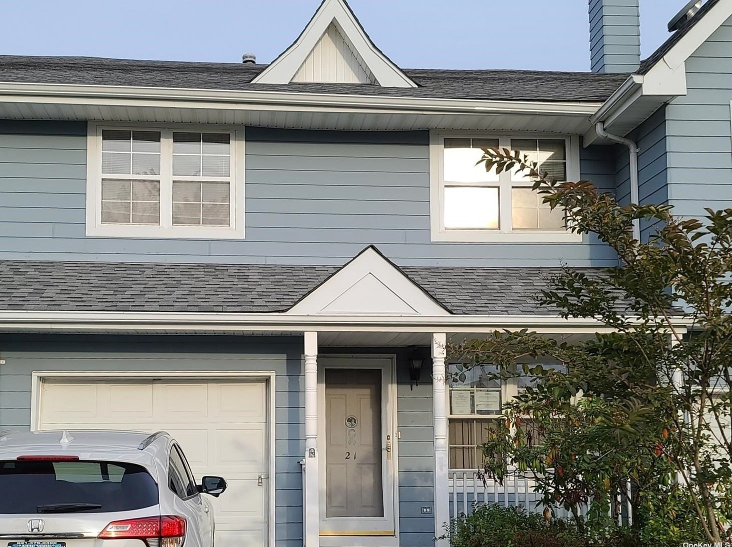 21 Maple Wing Dr, Central Islip NY  11722-4647 exterior