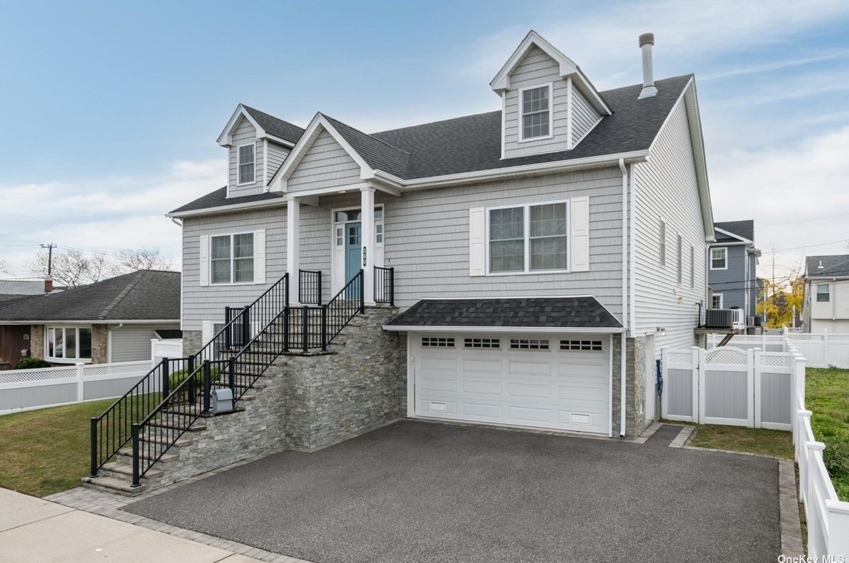 360 Fulton St, East Atlantic Beach, NY 11561-2327