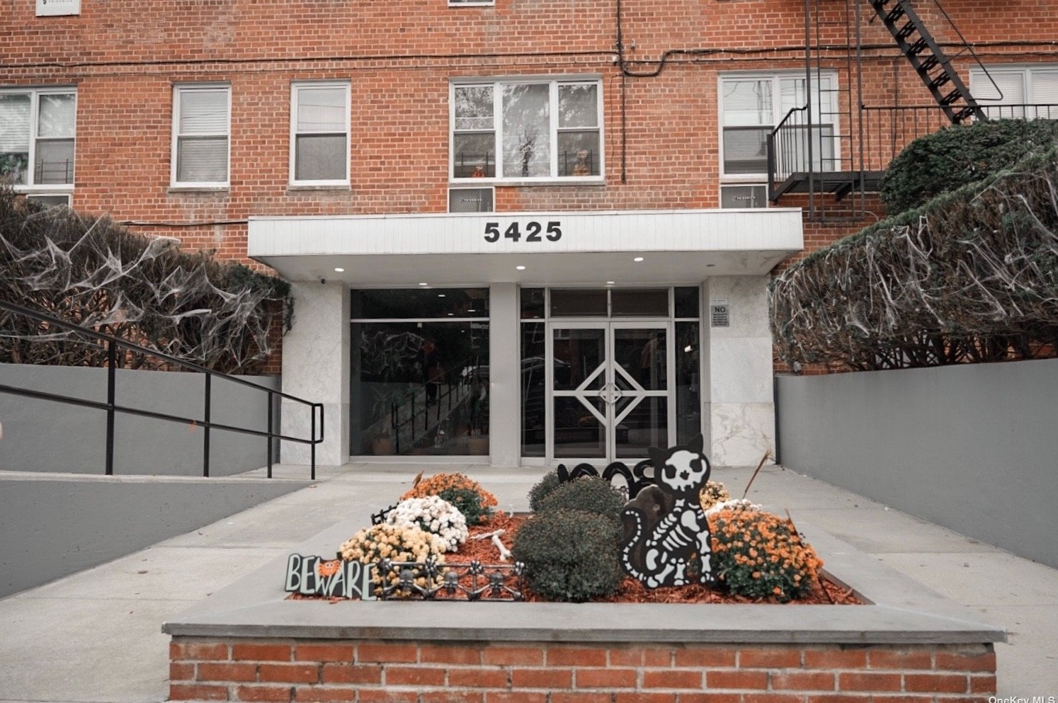 5425 Valles #1l, Bronx, NY 10471