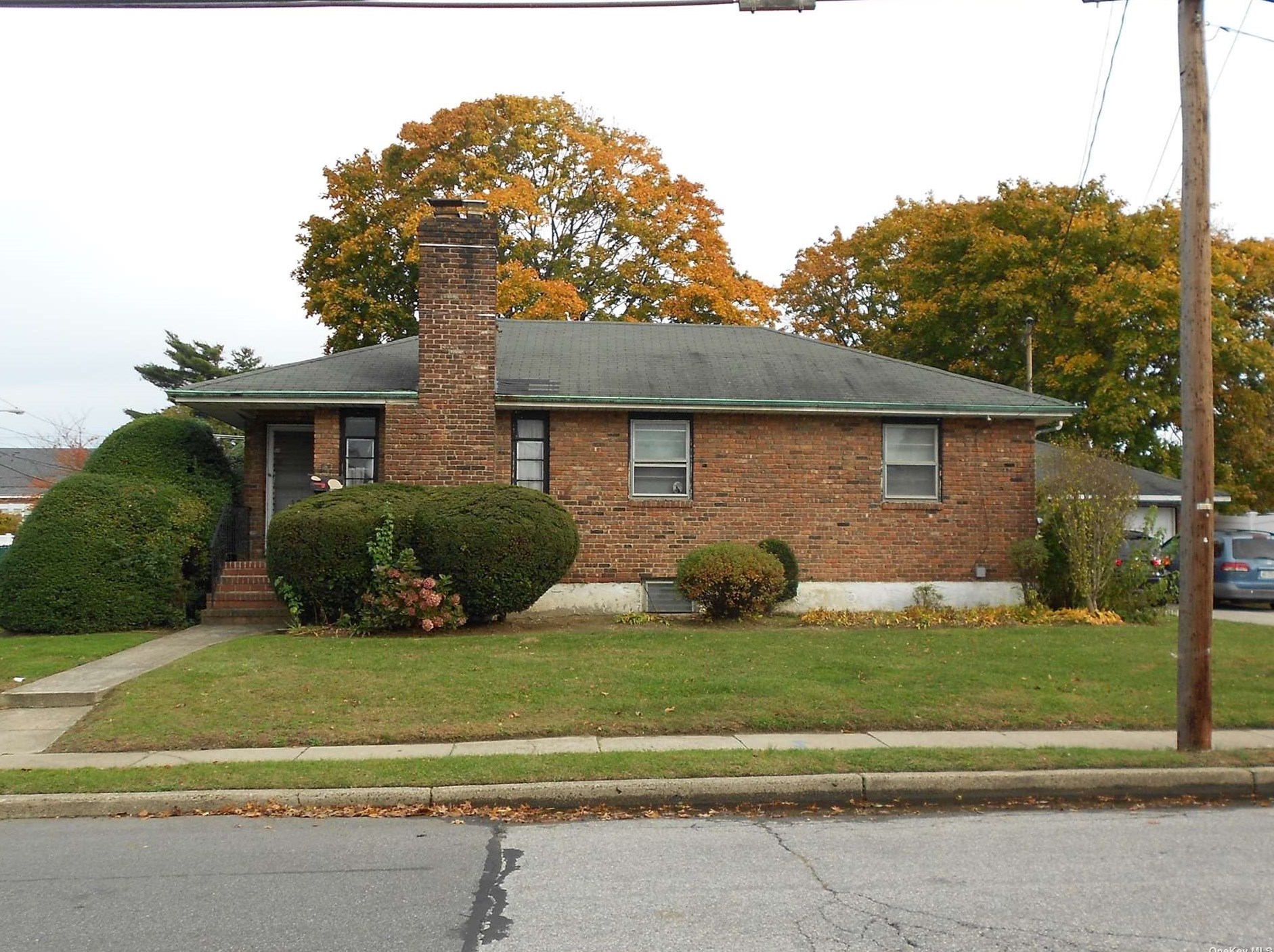 131 Roosevelt Ave, Freeport, NY 11520