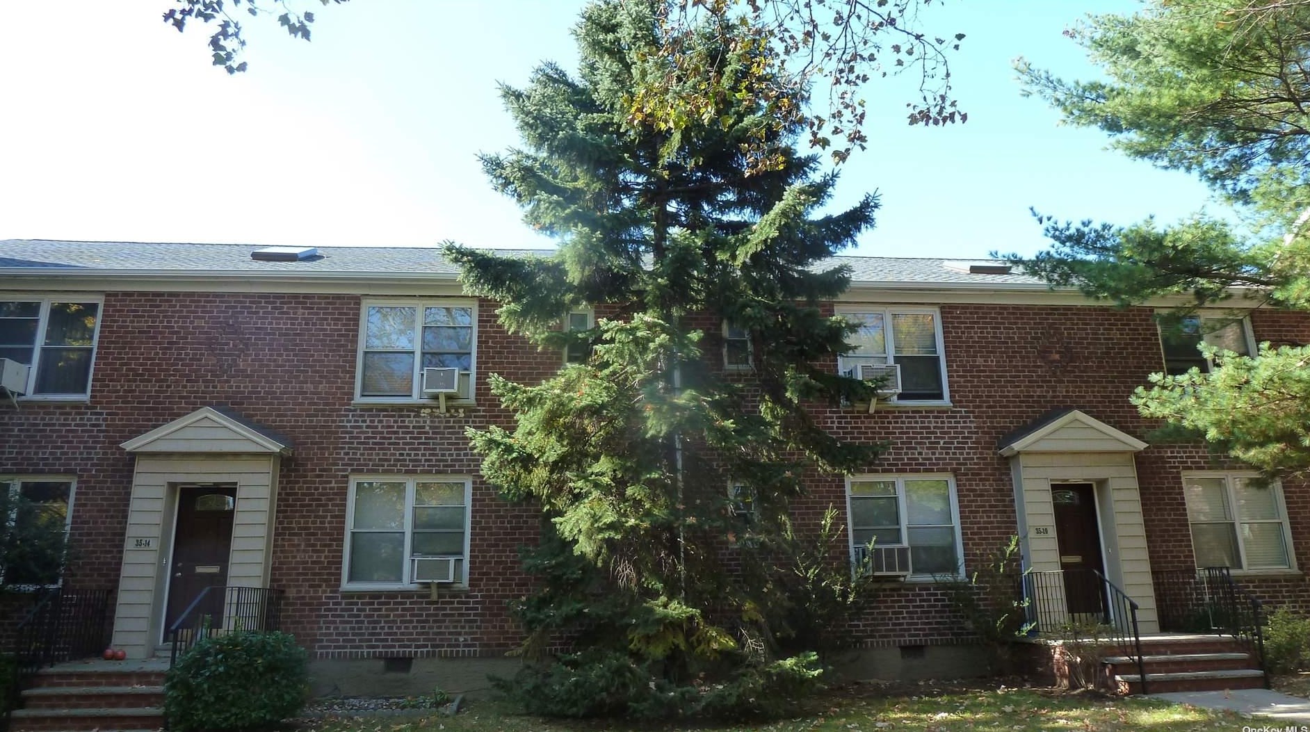35-14 206th St, Flushing, NY 11361-1347