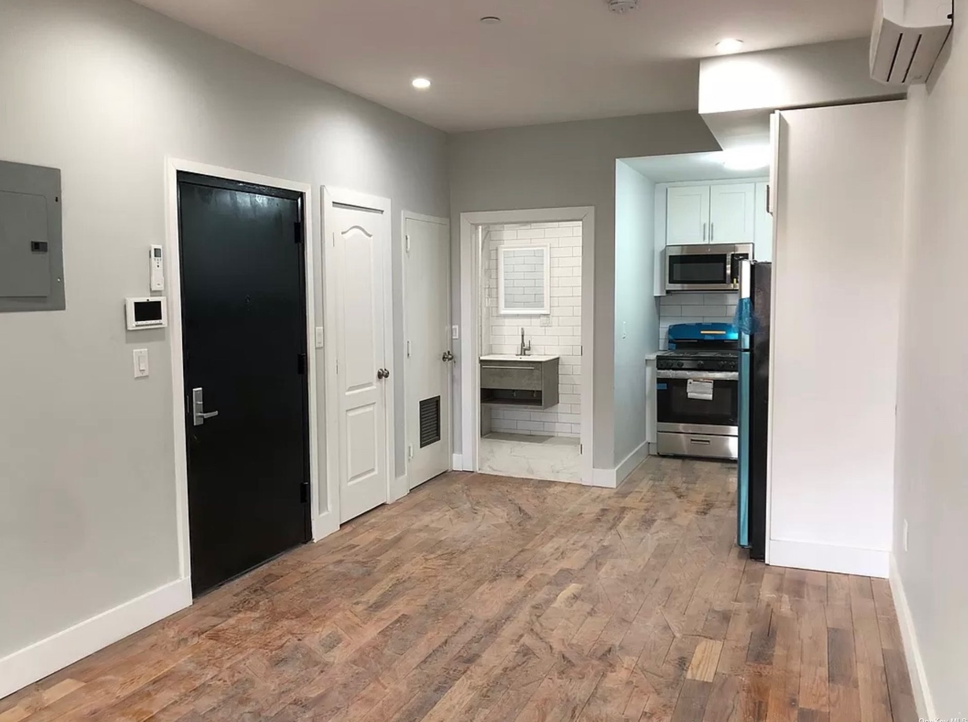 2513 Wallace Ave, Bronx, NY 10467