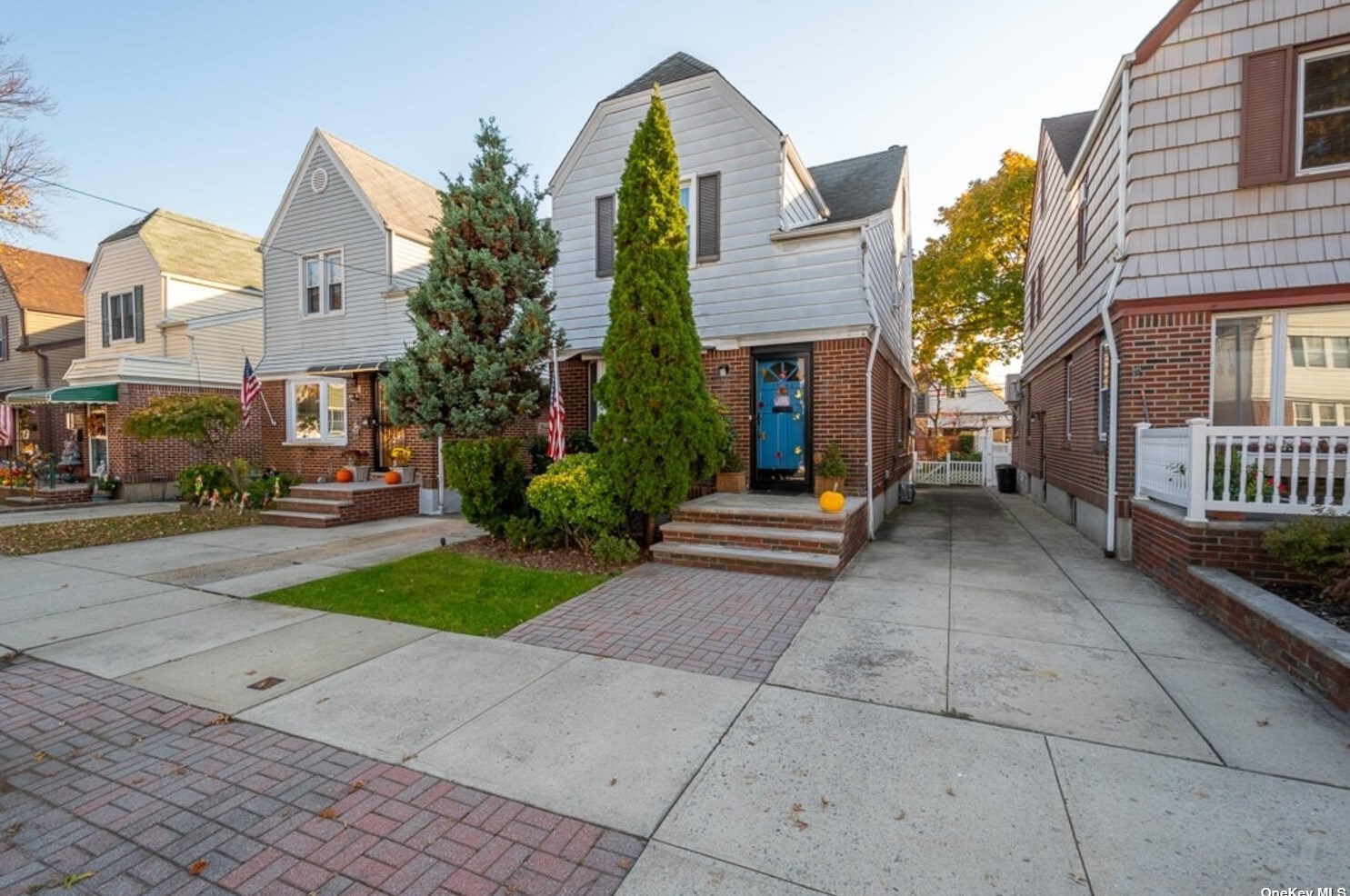 171-42 Courtney Ave, Flushing, NY 11358-3811