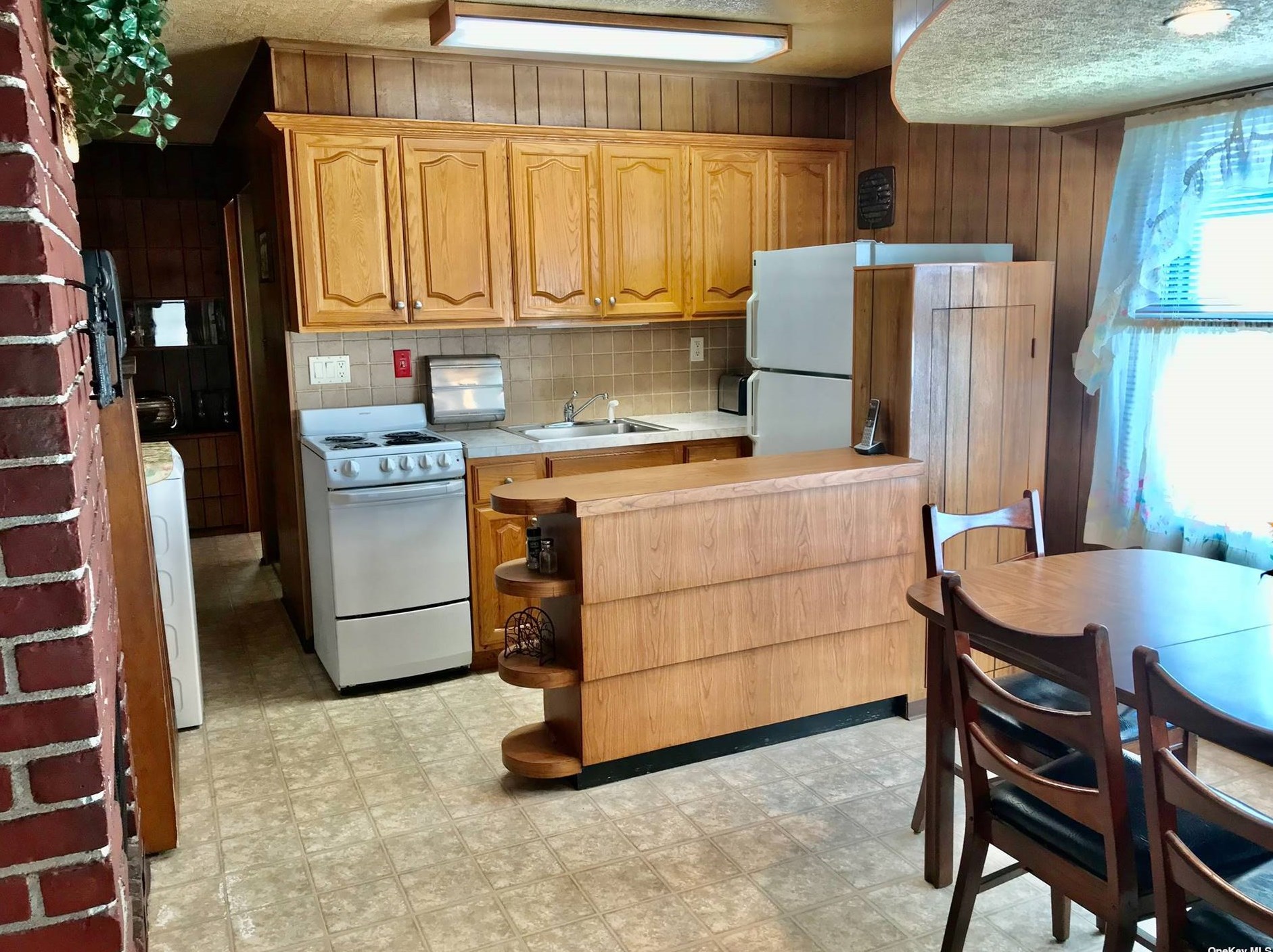 145 Elm Dr, Plainedge, NY 11756-5505