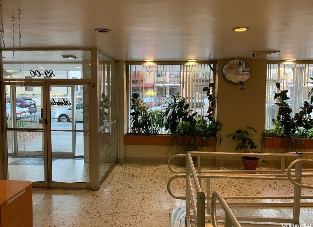 89-00 170th St #7e, Jamaica, NY 11432