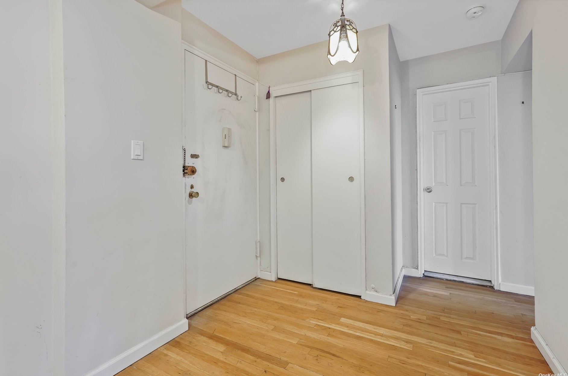 88-29 155th Ave #5g, Jamaica, NY 11414