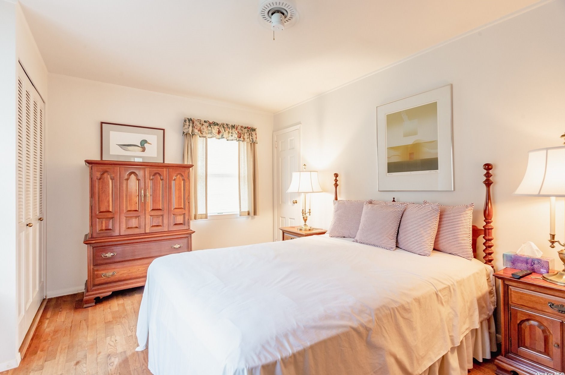 5 Fleetwood Dr, Hunt NY 11743-1332 exterior