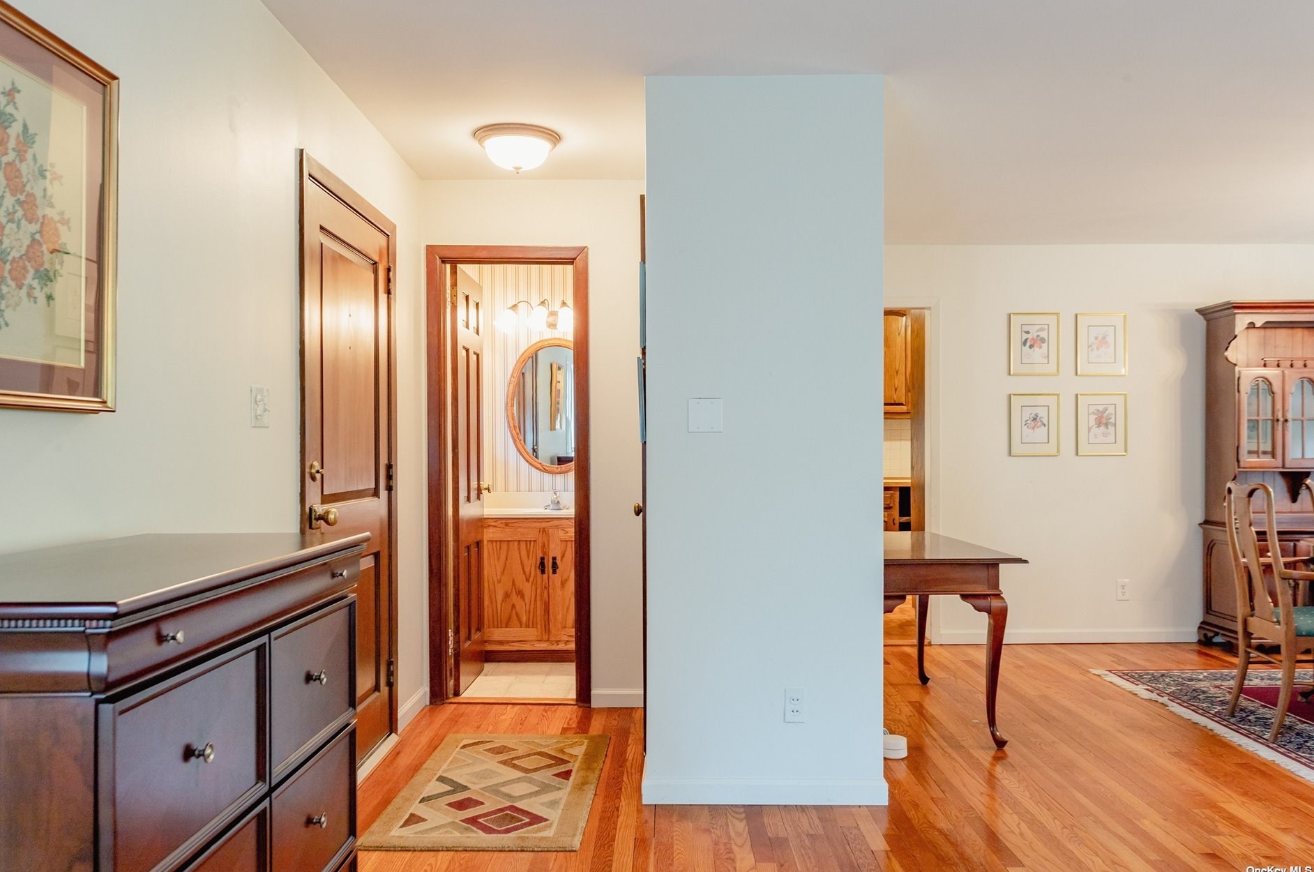 5 Fleetwood Dr, Hunt NY 11743-1332 exterior