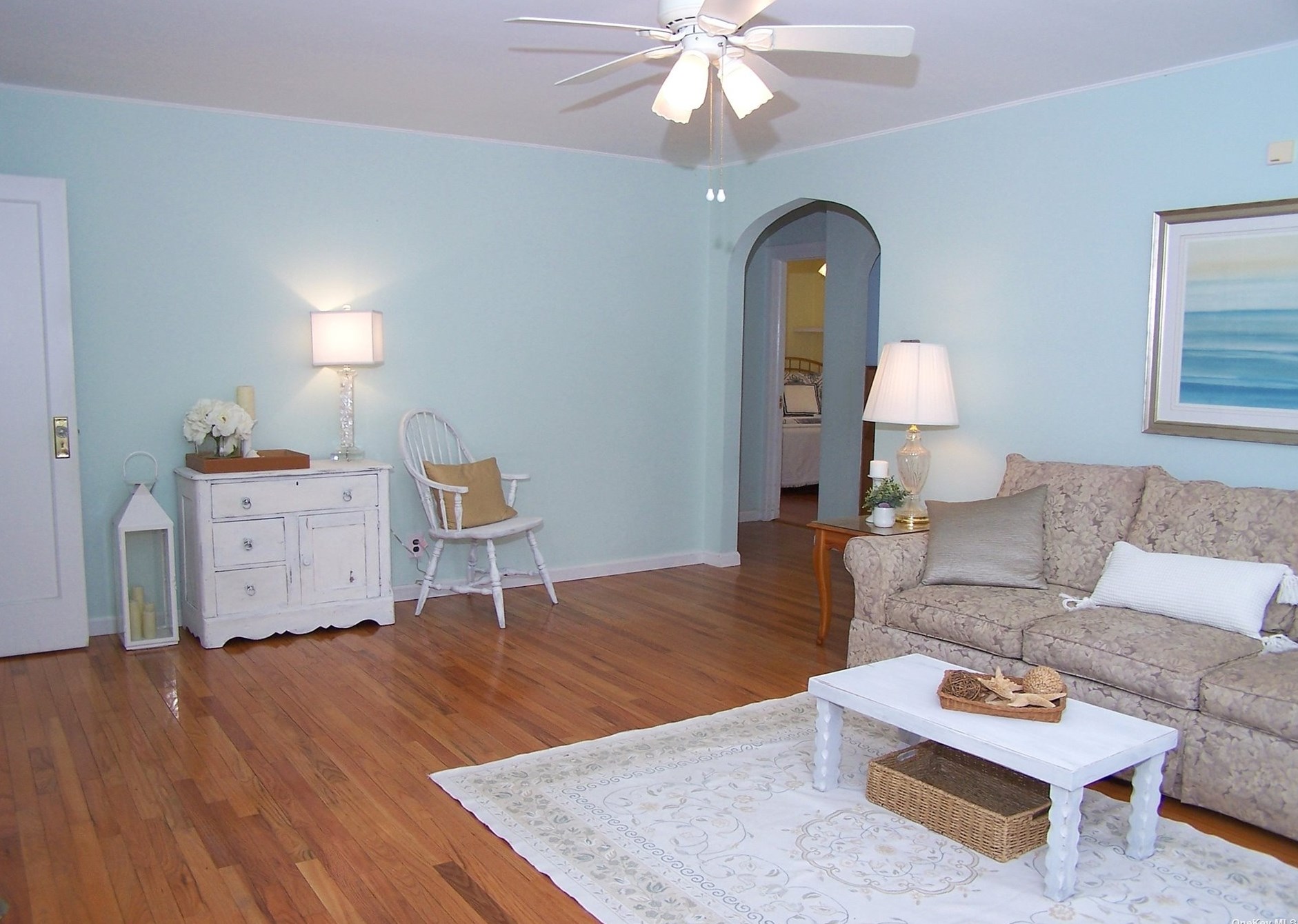 1 Ridgewood Ct, Bay Port, NY 11705-1521