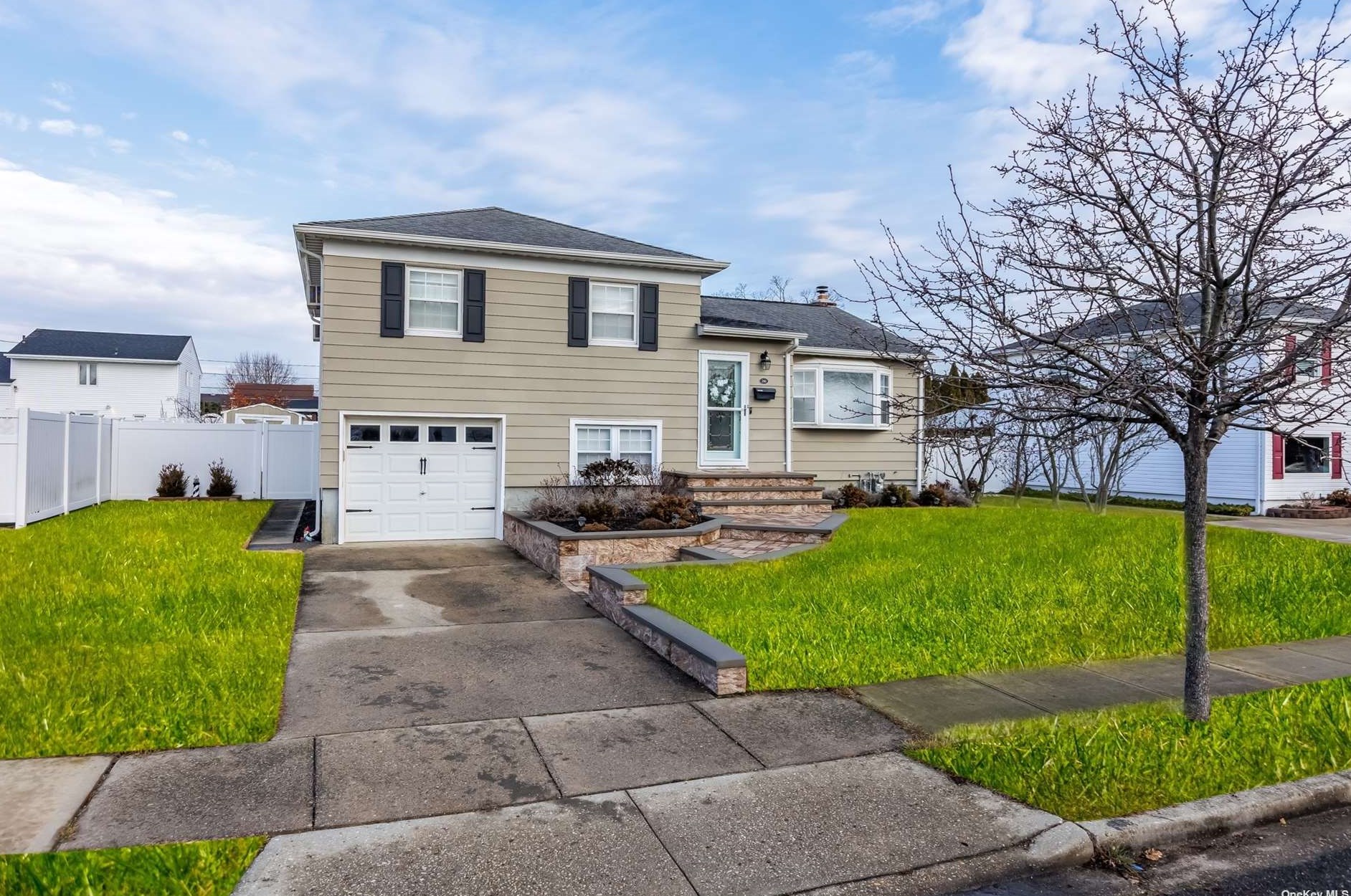 241 Boston Ave, East Massapequa, NY 11758-1546