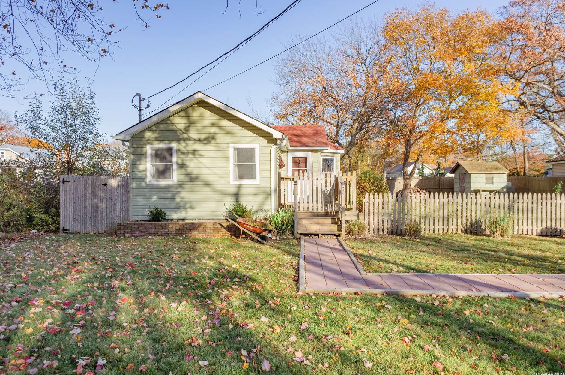 59 Orchid Dr, Old Mastic, NY 11951-5710