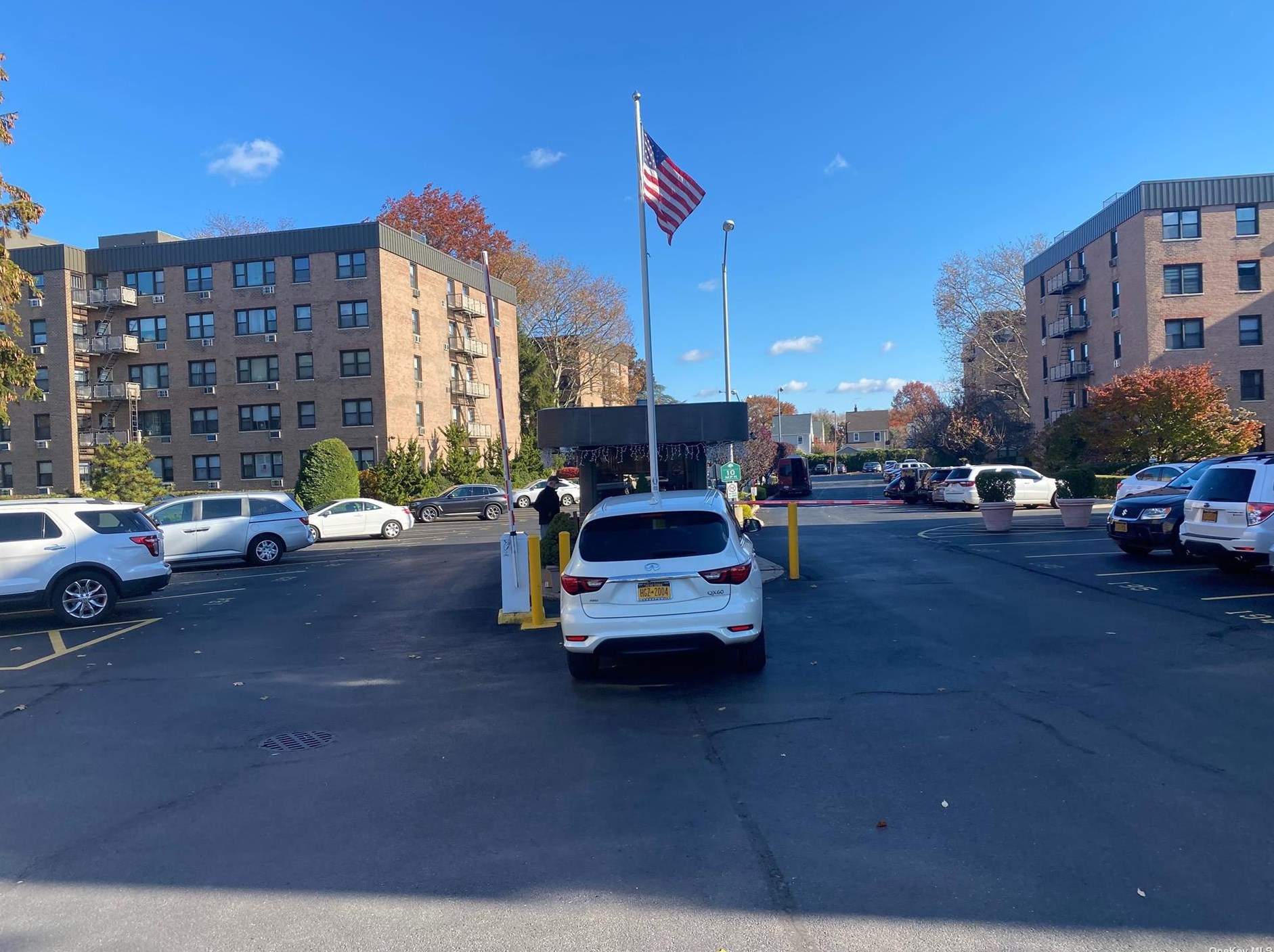 4 Birchwood Ct #5m, Garden City, NY 11501