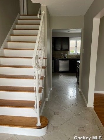 818 Windmill Ave, Babylon, NY 11704