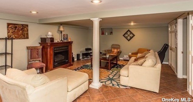 34 Cornell Ave, Hicksville NY 11801-5607 exterior