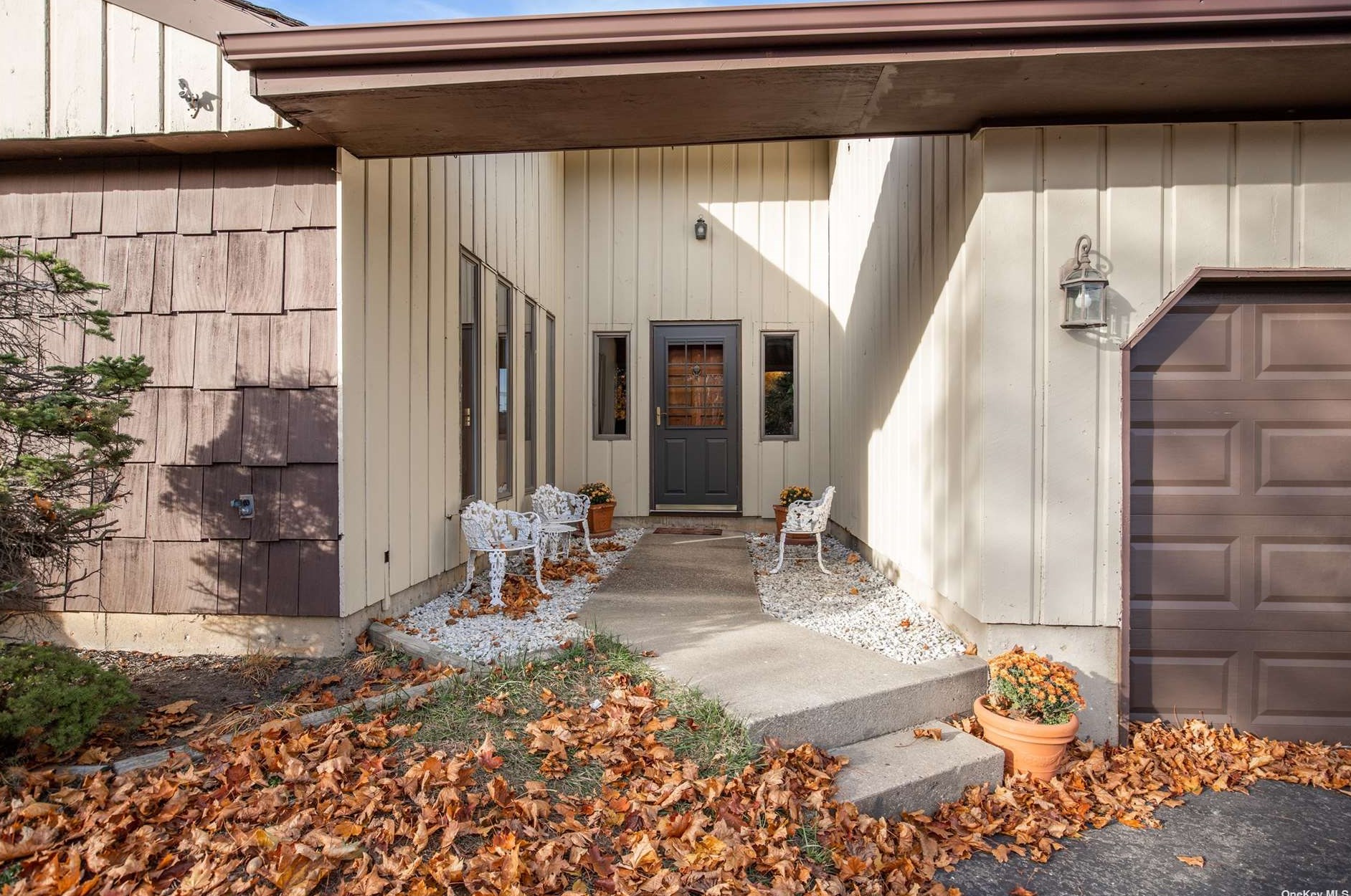 56 Forte Ave, Gordon Heights, NY 11763-4431