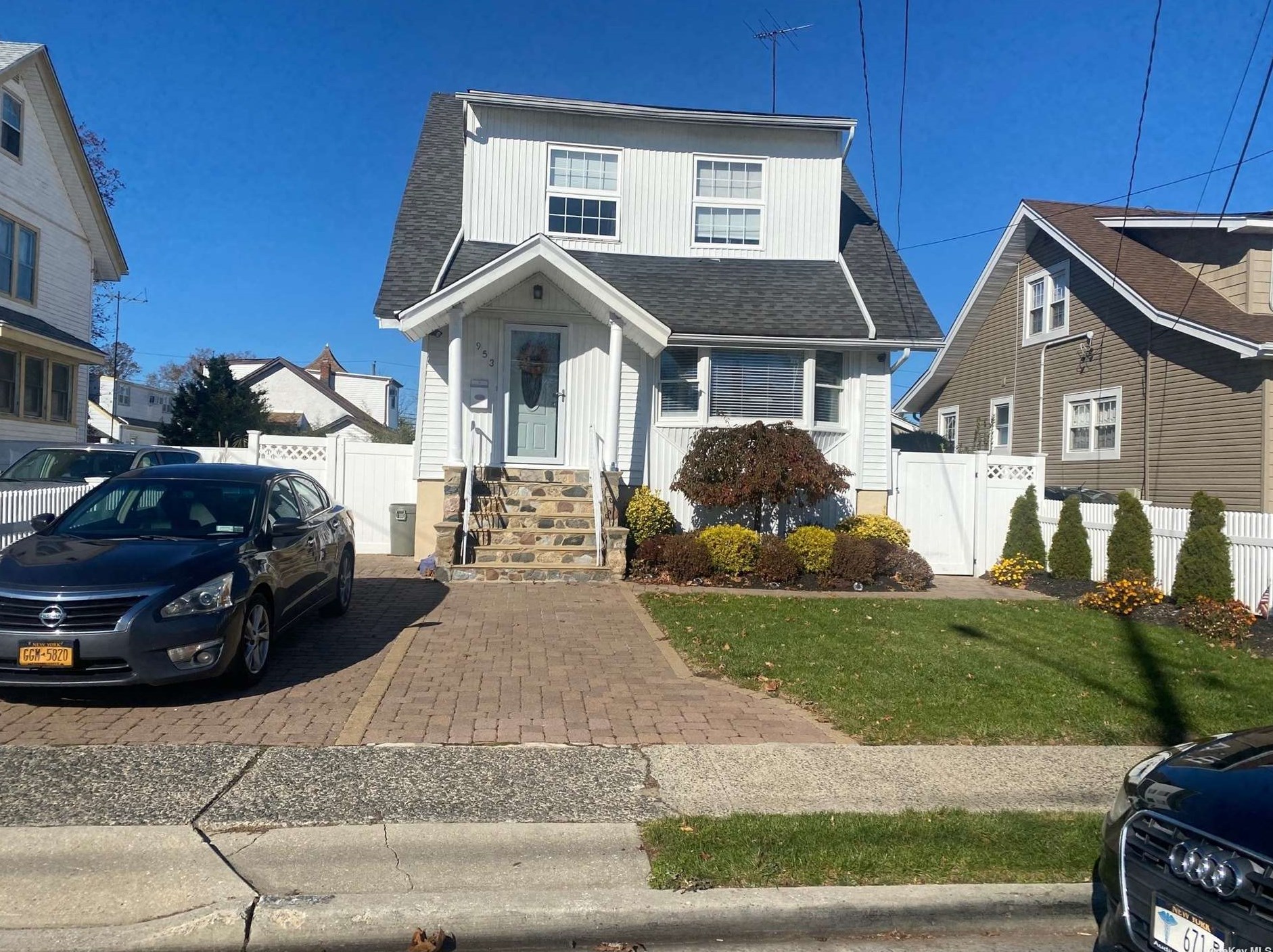 953 Hayes St, North Baldwin, NY 11510-4834
