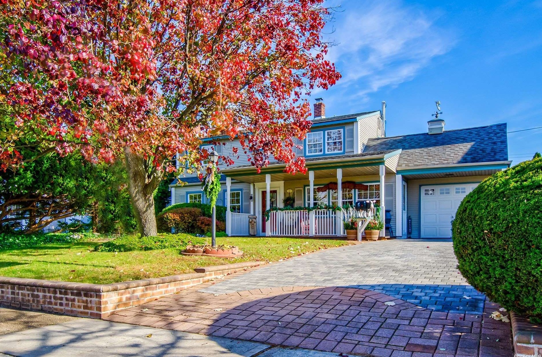14 Cove Ln, Plainedge, NY 11756-4812