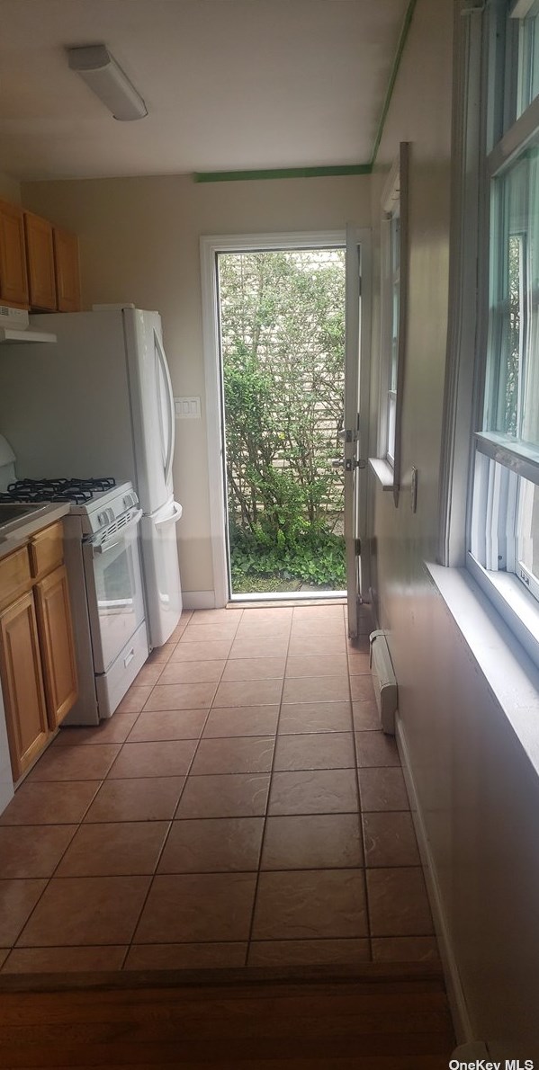 231 Feustal St, Babylon, NY 11704