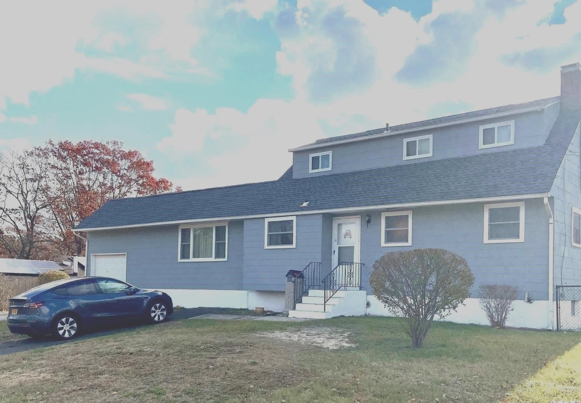2700 Fire Ave, Gordon Heights, NY 11763-1704