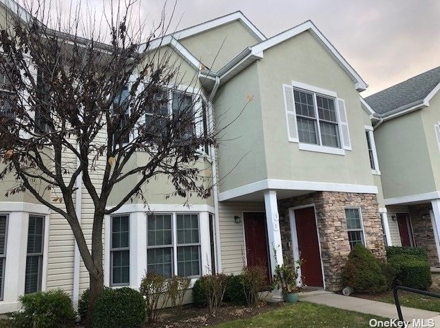 21 Miro Pl, Port Washington, NY 11050-2444