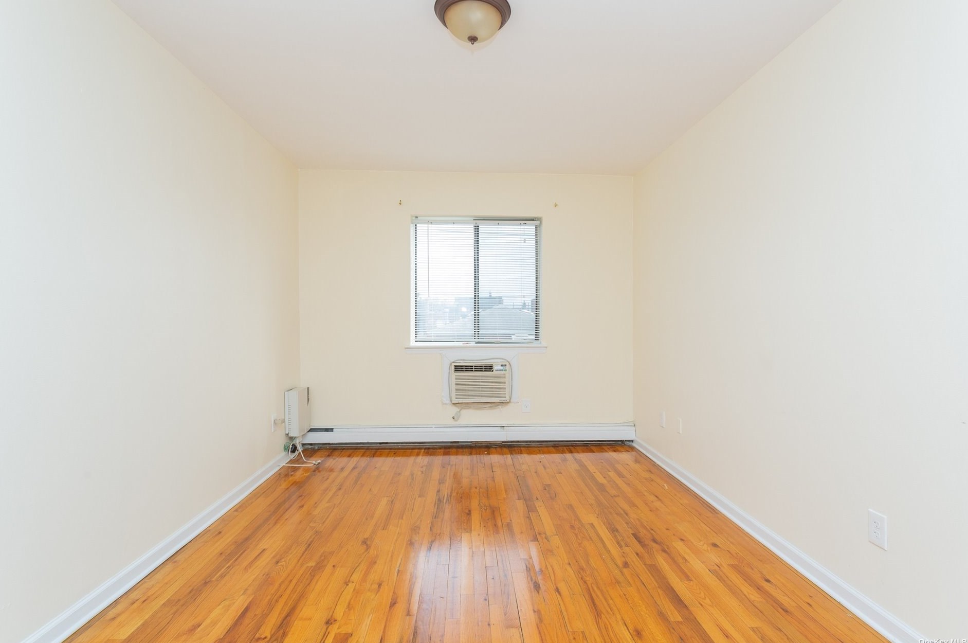 61-36 169th St, Flushing NY  11357-4111 exterior