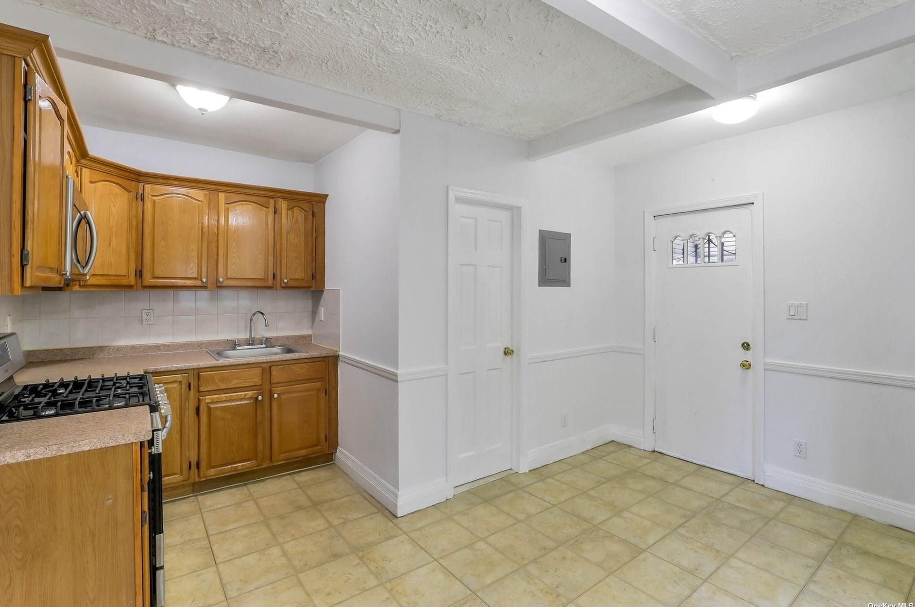 51-69 72nd Pl, Flushing NY exterior