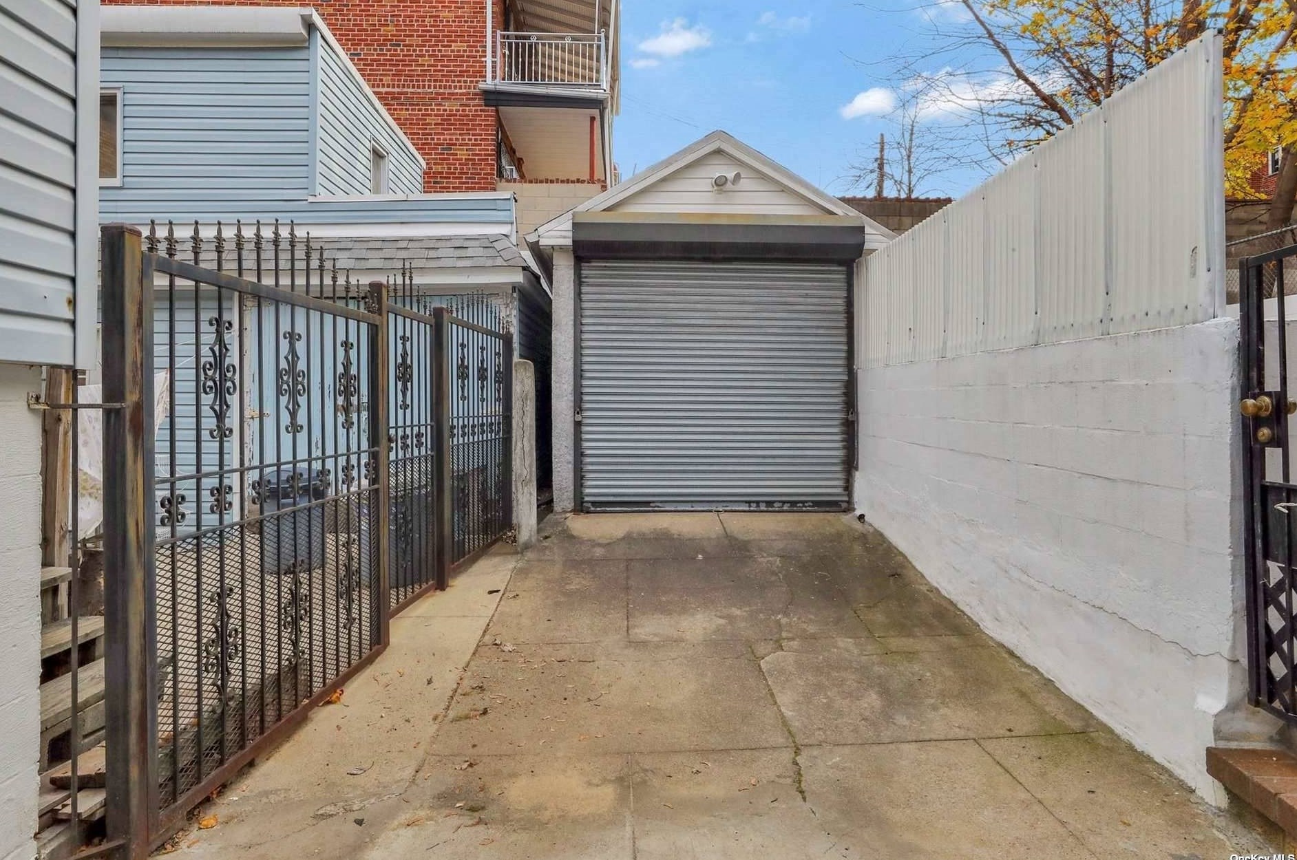 51-69 72nd Pl, Flushing NY exterior