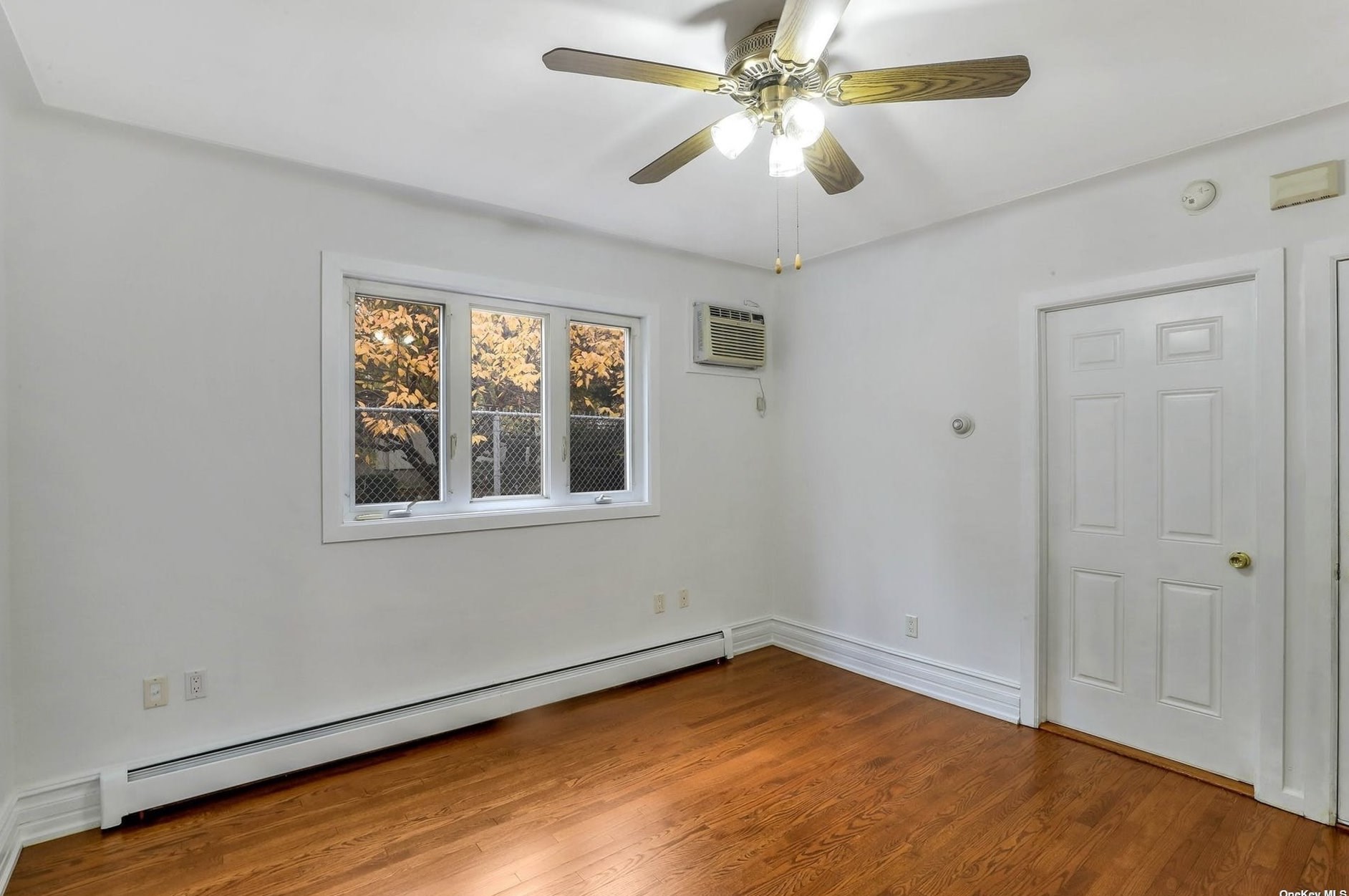 51-69 72nd Pl, Flushing NY exterior