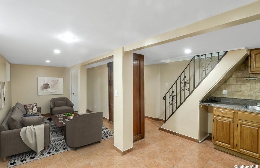 51-69 72nd Pl, Flushing NY exterior