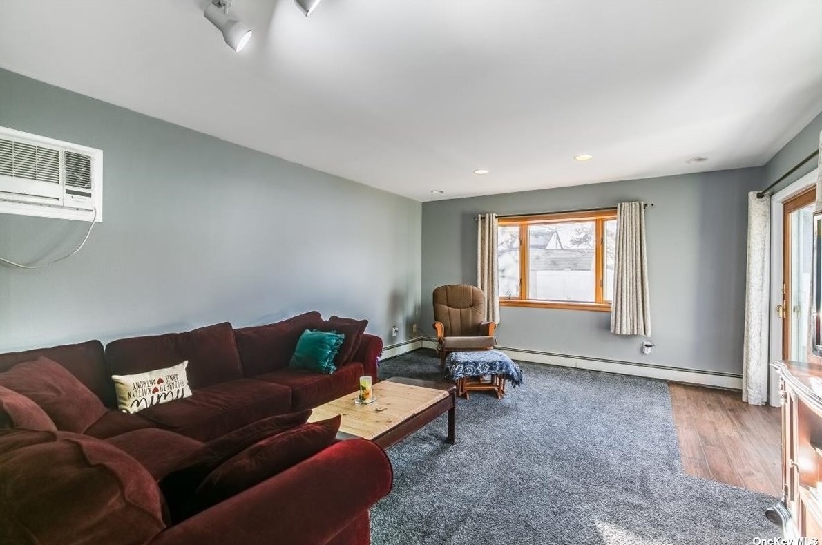 33 Nearwater Ave, East Massapequa NY  11758-8438 exterior
